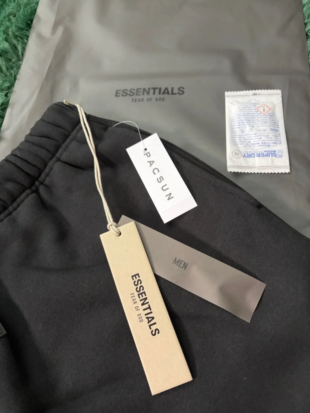 Fear Of God Essentials Stretch Limo Cuffed SweatPants - Picture 5 of 10